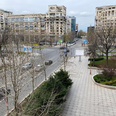 Green Apartment 96 Bukares Bagian luar foto