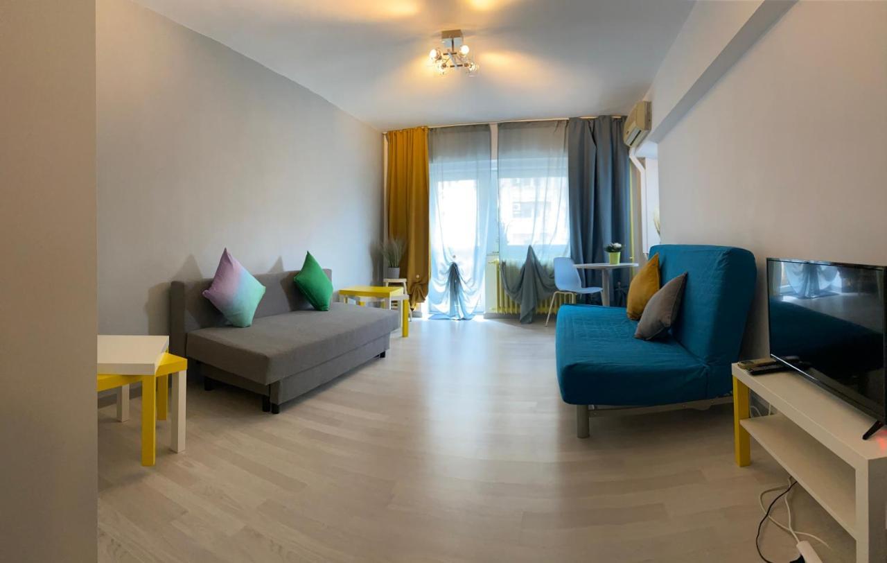 Green Apartment 96 Bukares Bagian luar foto